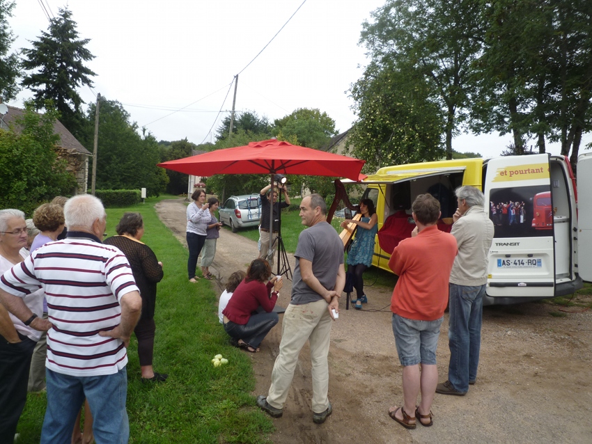 le camion dalimentation generale culturelle en tournee